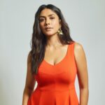 Mrunal Thakur Instagram - 💗💗💗💗 Outfit & Earrings- @katespadeny Footwear - @aldo_shoes Styled by - @sheefajgilani Assisted by - @astha_kothari @kashishsinhaaa Photos: @tianakamtephotography