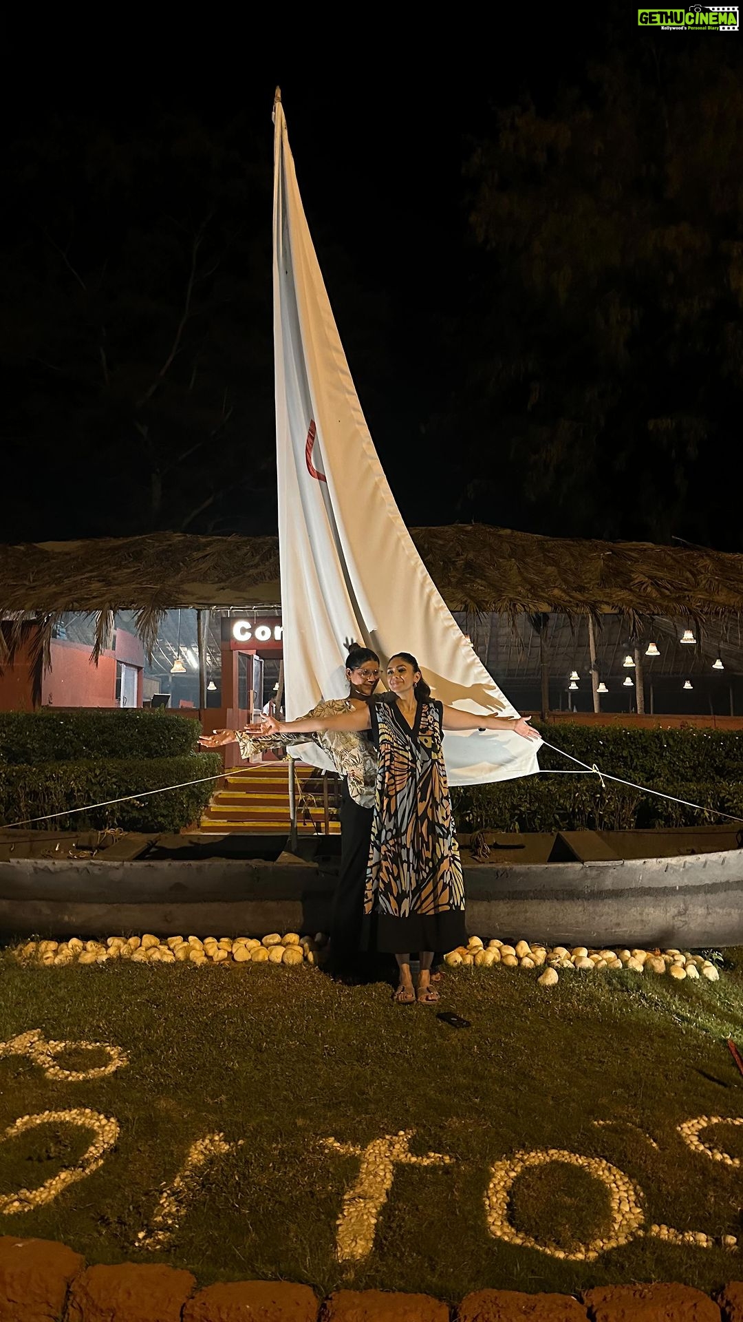 Mrunal Thakur Instagram - Post packup scene featuring Ashish I mean @aashianahluwalia 🛥️🛥️🛥️🛥️🛥️