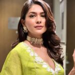 Mrunal Thakur Instagram - Good hair day 🥰 Outfit - @devnaagri Jewellerry - @ishhaara @ascend.rohank Footwear - @fizzygoblet Styled by - @sheefajgilani Assisted by - @astha_kothari @kashishsinhaaa Makeup by @missblender Hair by @deepalid10