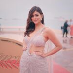 Mrunal Thakur Instagram - I want every girl watching this to know that anything is possible. This is my journey - Nasik to Nice!✨💫 Dreams know no boundaries, and neither should you ❤️ HMU - @shraddhamishra8 Styling - @rahulvijay1988 Photo - @eastmancolourr Video - @amitsingh.dop @shakeelbinafzal Saree - @falgunishanepeacockindia Shoes - @jimmychoo Earrings - @outhousejewellery #Cannes2023 #Collab #GreyGoose #ViveLeVoyage @greygoose @fetch_ind