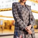 Mrunal Thakur Instagram - 💡💡💡C.H.I.C.A.G.O💡💡💡 #favcity #chicago @monro.photography and @art_film_production 💕💕 Outfit @studiomoonray Jewellery @misho_designs Styling @archamehta Team @poorvjainn