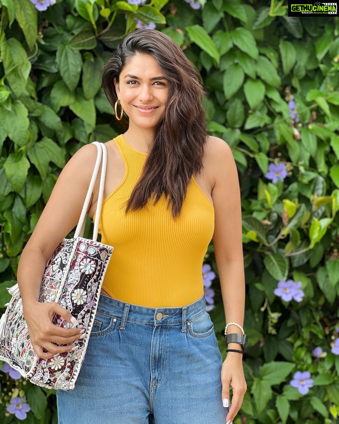 Mrunal Thakur Instagram - Photo dump π¬π
πΌπ