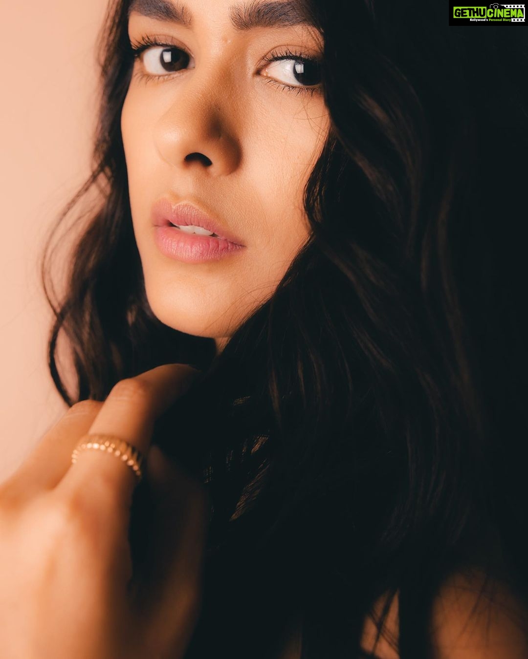 Mrunal Thakur Instagram - Hello this is 911 ….what is your emergency 🚨? #gumraahpromotions #shivaniMathur Styled by: @rahulvijay1988 Makeup: @missblenderr Hair: @deepalid10 Jumpsuit- @cultgaia @ajioluxe @thewhitecrowstore Jewellery - @timelessjewelsby_s @vblitzcommunications Shoes @louboutinworld Photos: @samrat.02 Assisted by (styling): @maitriidesaii Assisted by (Hair): @vidushiprashar18