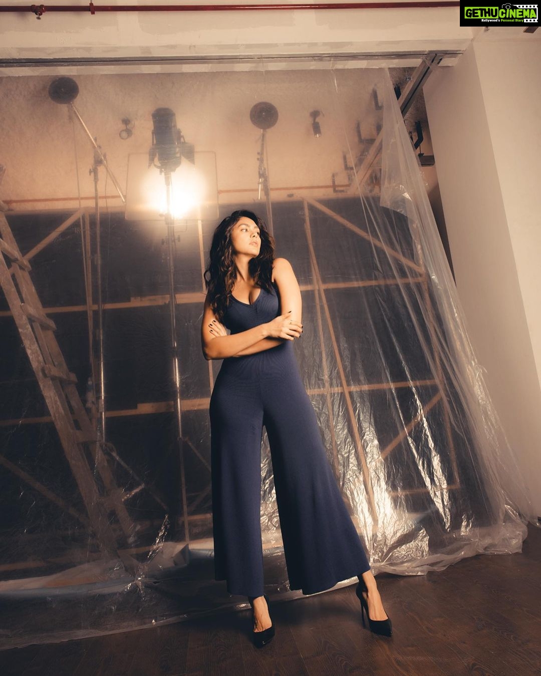 Mrunal Thakur Instagram - Hello this is 911 ….what is your emergency 🚨? #gumraahpromotions #shivaniMathur Styled by: @rahulvijay1988 Makeup: @missblenderr Hair: @deepalid10 Jumpsuit- @cultgaia @ajioluxe @thewhitecrowstore Jewellery - @timelessjewelsby_s @vblitzcommunications Shoes @louboutinworld Photos: @samrat.02 Assisted by (styling): @maitriidesaii Assisted by (Hair): @vidushiprashar18
