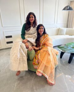 Mrunal Thakur Instagram - Happy Ugadi and gudi padwa my lovely people 💕💕💕💕