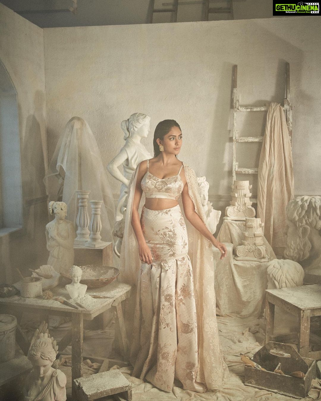 Mrunal Thakur Instagram - 🪞VENUS 🪞 —— by @shehlaakhan Styled by: Anaita Shroff Adajania @anaitashroffadajania Photographer: Rohan Shrestha @rohanshrestha Special thanks to Amrita Mahal @amritamahalnakai (Production Designer) and Radhika Kini @colorbong (Set Dresser) Art Direction: @amitsharma124 Production: @p.productions_ Makeup: @makeupbyriddhima Hair: @miteshrajani @featartists Fashion assistant: @neonasanjaybahri