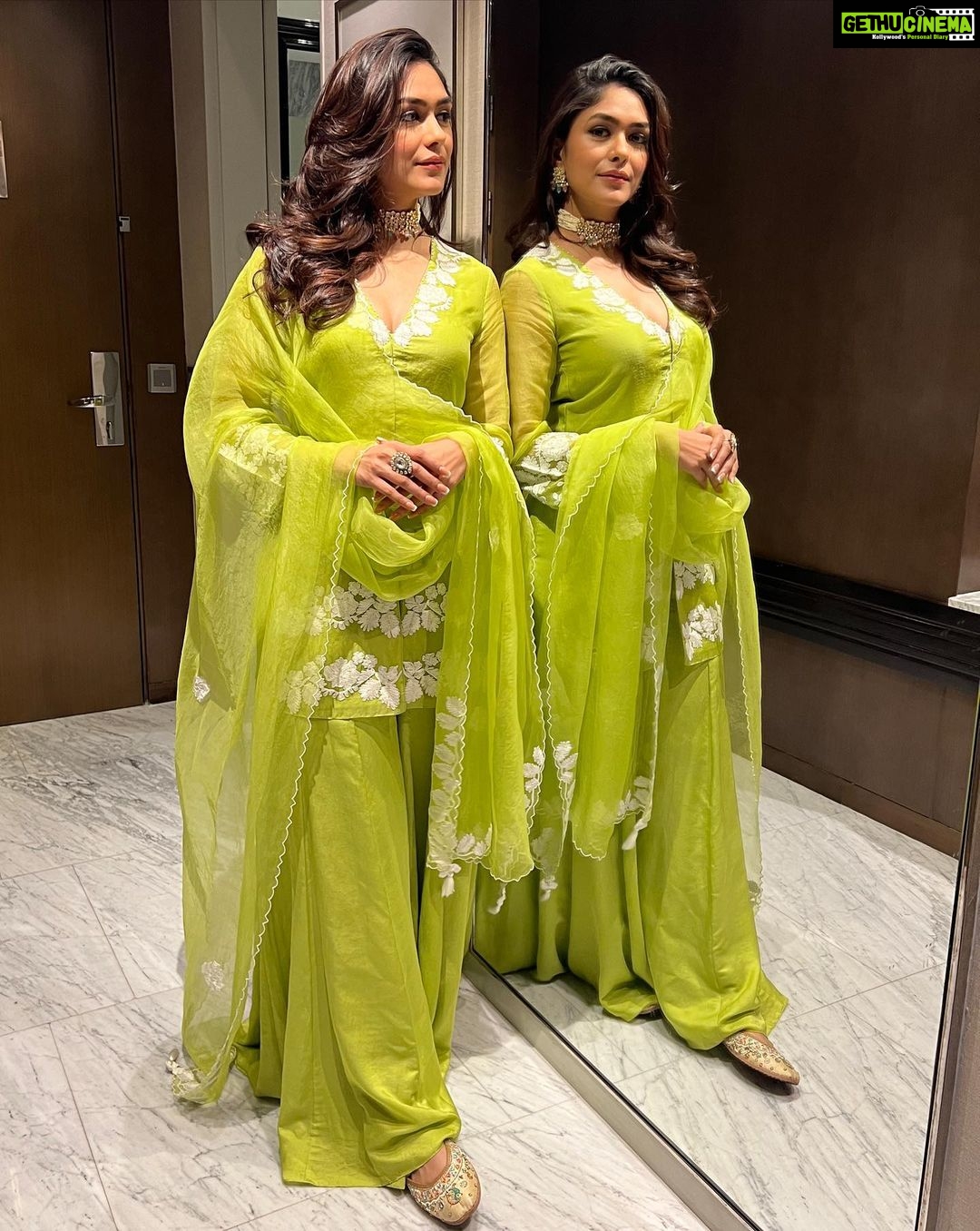 Mrunal Thakur Instagram - Good hair day 🥰 Outfit - @devnaagri Jewellerry - @ishhaara @ascend.rohank Footwear - @fizzygoblet Styled by - @sheefajgilani Assisted by - @astha_kothari @kashishsinhaaa Makeup by @missblender Hair by @deepalid10