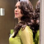 Mrunal Thakur Instagram - Good hair day 🥰 Outfit - @devnaagri Jewellerry - @ishhaara @ascend.rohank Footwear - @fizzygoblet Styled by - @sheefajgilani Assisted by - @astha_kothari @kashishsinhaaa Makeup by @missblender Hair by @deepalid10