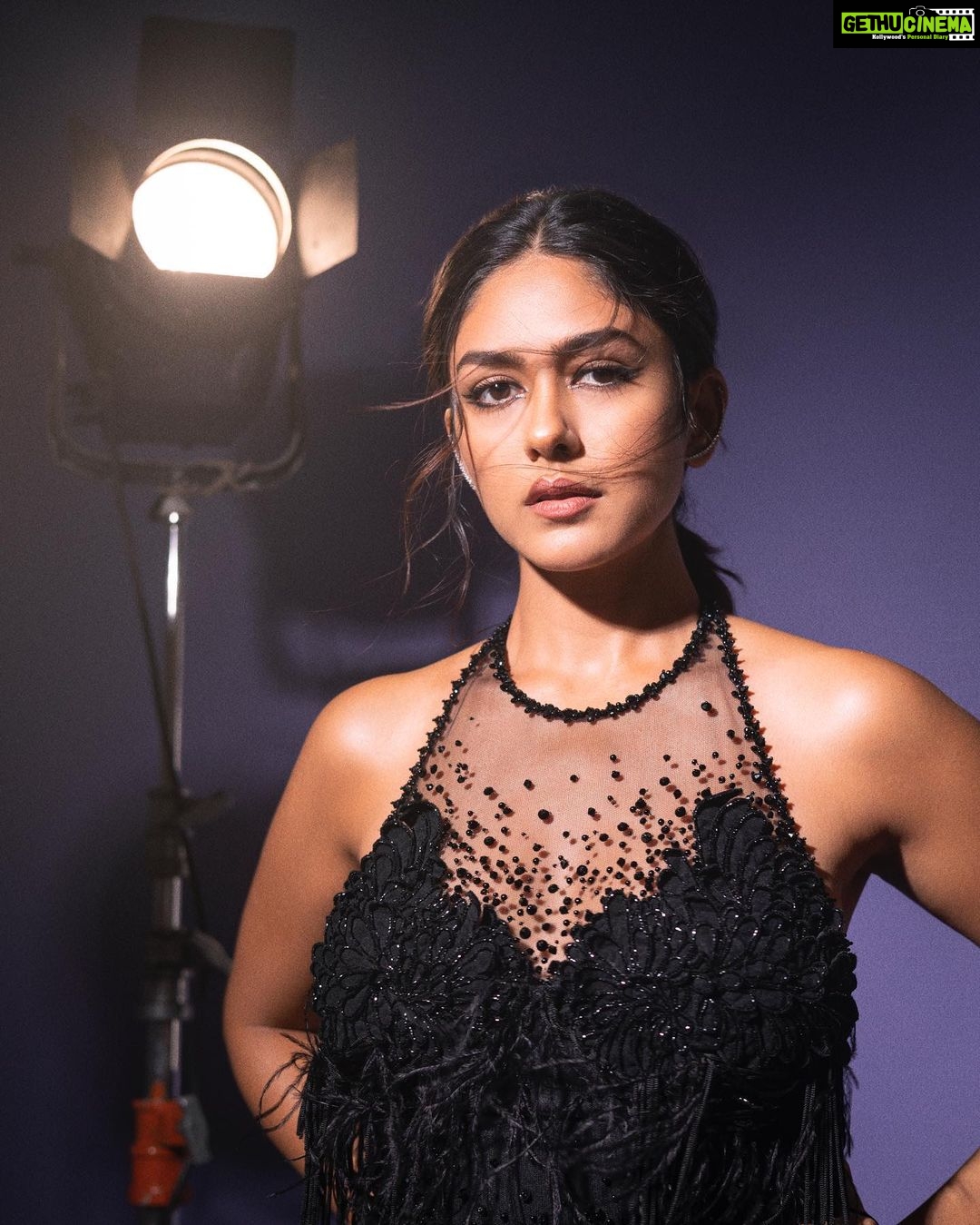 Mrunal Thakur Instagram - Life recently 🚧 Tulle petals, feathers and silk Charleston strand 💕 Outfit: @saiidkobeisy Jewellery: @gehnajewellers1 Shoes: @louboutinworld Styled by: @aasthasharma @wardrobist @iammanisha Makeup by @rivieralynn Hair by @hairbyradhika Photos by @dinesh_ahuja #gq #thegqmostinfluentialyoungindiansawards