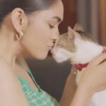 Mrunal Thakur Instagram - Keeping Billo happy, healthy & active has always been my top priority ! And when it comes to her diet, I only choose the best. @Droolsindia is made with 100% real & wholesome ingredients, providing your pets with delicious nutrition! ❤️ Choose wise. Choose drools 🐾🐾 #droolsindia #petlovers #catfood #pethealth #petfood #petparents #petnutrition