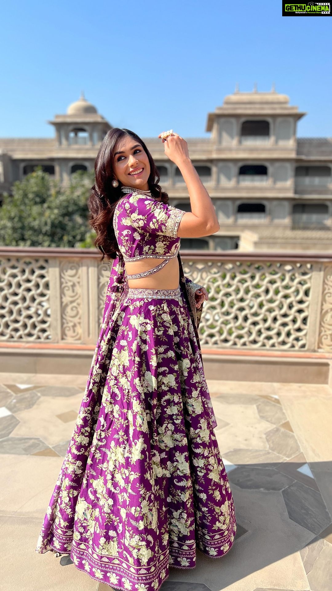 Mrunal Thakur Instagram - 💕💕💕 @sanabarrejaofficial