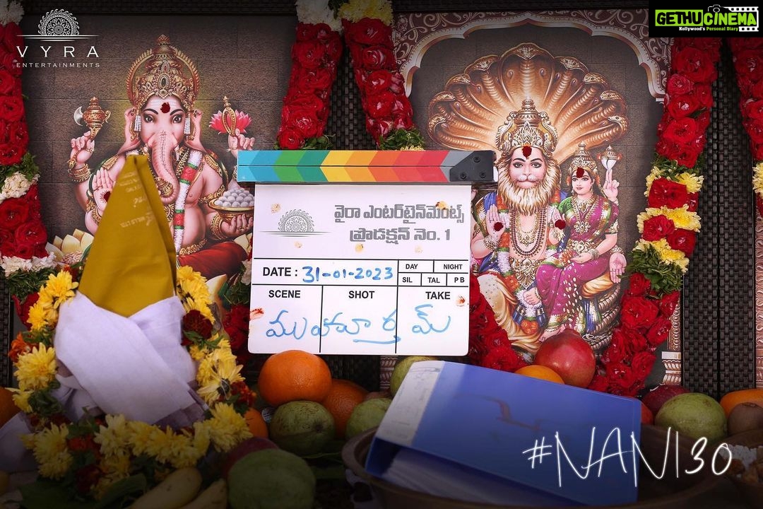 Mrunal Thakur Instagram - Gratitude ππΌ Ganpati Bappa Morya πΊ @nameisnani @shouryuv @heshamabdulwahab @sanujohnvarughese @_praveenantony_ @mrsheetalsharma @mohan.cvm @drteegala @murthykalagara @vyraents @missblender @deepalid10 @aashianahluwalia @dcatalent