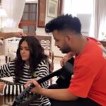 Mrunal Thakur Instagram - Auto tune free zone special x @vbhorparashar ! #thisishowwegetready #mrunalbesuri #deepaligotnochills #yaadien #teamMT #balancingsur #behindthescenes #funoneswithmruns