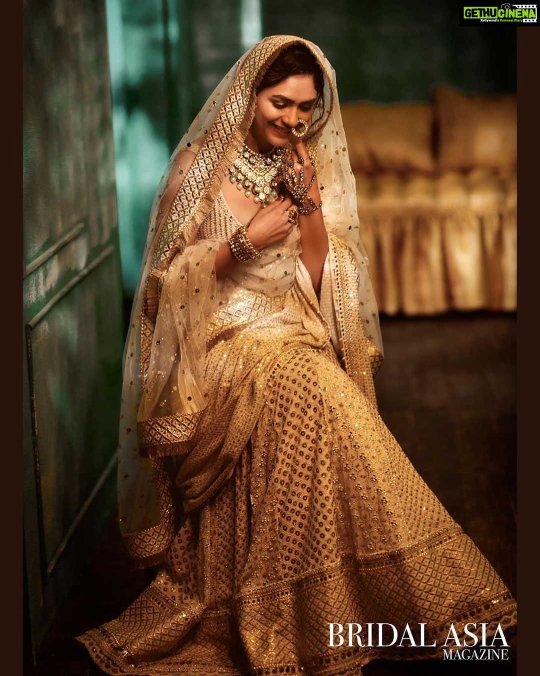 Mrunal Thakur Instagram - In aankhon ki masti ke mastaane haazaroon hain 🎶 #aapkinoor Magazine: @thebridalasiamagazine @bridalasia . . Outfit: @sawangandhiofficial Jewellery: Neckpiece - @shriramhariramjewellers ,Nose Ring - @vilandiofficial . . Editor-in-chief: @dhruvgurwara Editor-at-large: @nupurmehta18 Photographer: @vaishnavpraveen Stylist: @nupurmehta18 @n2root Art & Set Direction: @gopalikavirmani Makeup: @missblender Hair: @deepalid10 Assistant Stylist: @nehamaggo Production: @mmcworld_official
