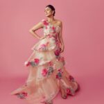 Mrunal Thakur Instagram - 💅🏼 Gown @saiidkobeisy Jewellery @herstoryjewels Clutch @judithleiberindia Shoes @louboutinworld Styled by @aasthasharma Assisted by @gehnadholakia sakshichitalia Makeup by @sadhnasingh1 Hair by @hairbyrajabali Photos: @eshaangirri