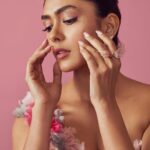 Mrunal Thakur Instagram - 💅🏼 Gown @saiidkobeisy Jewellery @herstoryjewels Clutch @judithleiberindia Shoes @louboutinworld Styled by @aasthasharma Assisted by @gehnadholakia sakshichitalia Makeup by @sadhnasingh1 Hair by @hairbyrajabali Photos: @eshaangirri