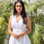 Mrunal Thakur Instagram - Oh Mumbai 💕💕 Outfit @massimodutti Jewellery @twylatreasures Styled by @sheefajgilani Assisted by @kashishsinhaaa Coordinated by @tanyasadwhiny @niyoshi.Jain Makeup @missblender Hair @deepalid10 @vidushiparashar18