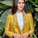Mrunal Thakur Instagram - On a mini work tour before the year ends! Thank you Bengaluru 💘💫 Outfit @payalkhandwala Earrings @rubans.in @oakpinionpr Rings @abhilasha_pret_jewelery Footwear @charleskeithofficial Styled by @sheefajgilani Assisted by @kashishsinhaaa Coordinated by @niyoshi.jain @tanyasadhwhiny Glam team @missblender @deepalid10