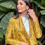 Mrunal Thakur Instagram - On a mini work tour before the year ends! Thank you Bengaluru 💘💫 Outfit @payalkhandwala Earrings @rubans.in @oakpinionpr Rings @abhilasha_pret_jewelery Footwear @charleskeithofficial Styled by @sheefajgilani Assisted by @kashishsinhaaa Coordinated by @niyoshi.jain @tanyasadhwhiny Glam team @missblender @deepalid10