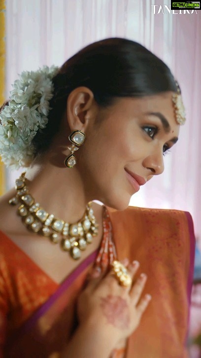 Mrunal Thakur Instagram - Isn’t a wedding just like a beautiful saree? Shades of joy are embroidered with skeins of love and friendship. Two stories are pleated together as families are interwoven. Traditional ceremonies and trending must-dos come together fluidly. All these emotions come alive in Taneria’s Summer Wedding campaign, featuring the confident and elegant Mrunal Thakur . Join in on this delightful summer celebration, with beautifully crafted lightweight sarees whether you’re a bride, a close family or the #BFF. And enjoy looking your vibrant best in the wedding album. Available now at exclusive Taneira stores and Taneira.com #SummerWeddings #WeddingCollection #WeddingSarees #MrunalThakur #BestOfIndiaUnderOneRoof #DestinationWedding #TaneiraBrides #TaneiraTribe