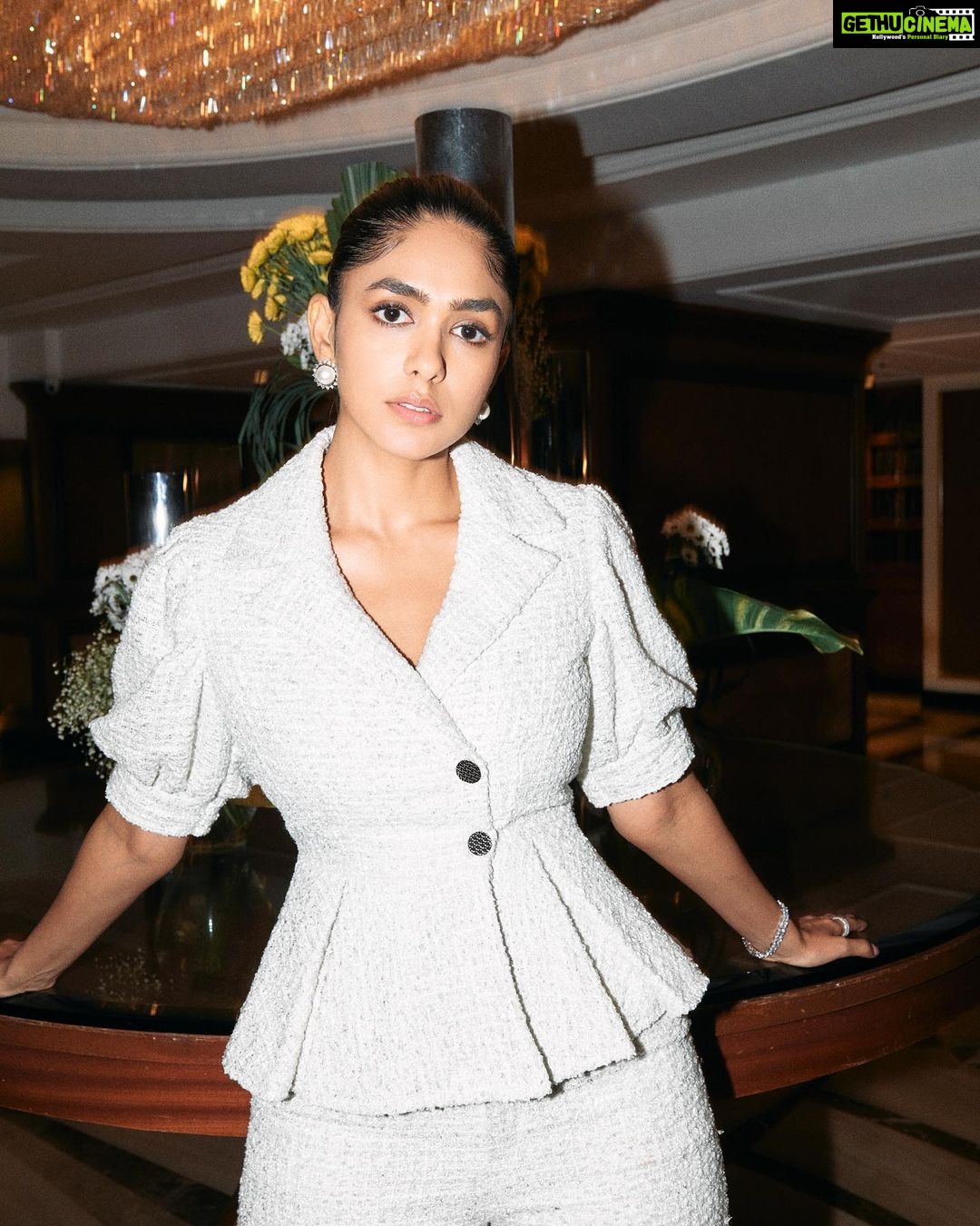 Mrunal Thakur Instagram - When you look back on this past year, don’t think of the pain you felt. Think of the strength you’ve gained and appreciate how far you’ve come. Give yourself credit for your resilience and step forward again with grace. Styled by: @sheefajgilani Assisted by: @shreyaagoel Outfit: @zabellaofficial Jewellery: @anayah_jewellery Makeup @missblender Hair @deepalid10 and assisted by @vidushiparashar18 Clicked by @leroifoto thank you guys 🦋🦋 #monday #mondaymotivation