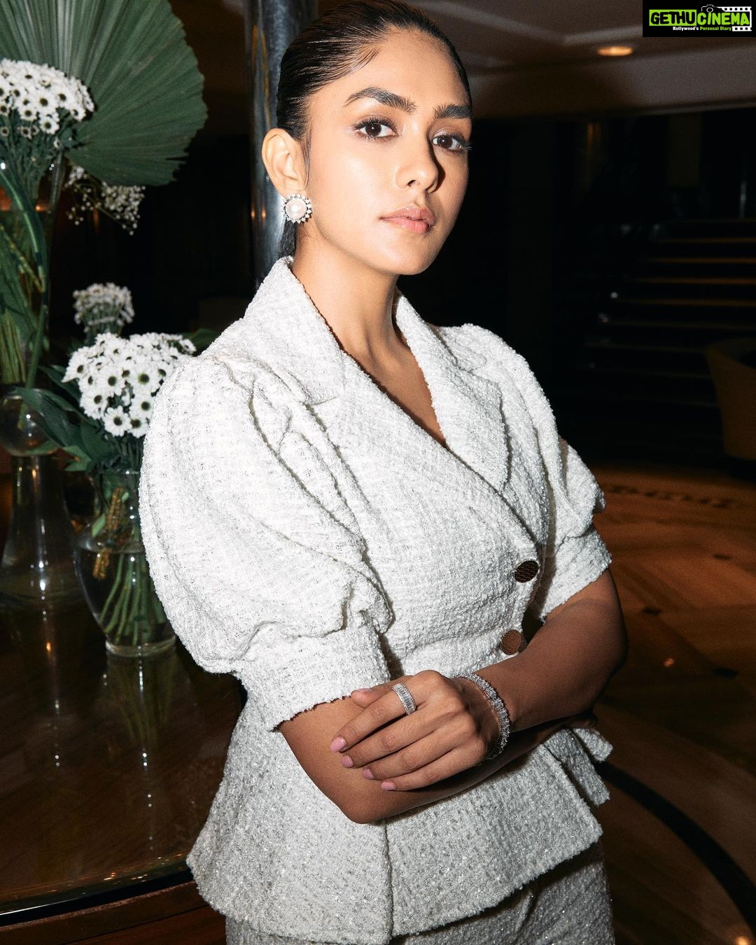 Mrunal Thakur Instagram - When you look back on this past year, don’t think of the pain you felt. Think of the strength you’ve gained and appreciate how far you’ve come. Give yourself credit for your resilience and step forward again with grace. Styled by: @sheefajgilani Assisted by: @shreyaagoel Outfit: @zabellaofficial Jewellery: @anayah_jewellery Makeup @missblender Hair @deepalid10 and assisted by @vidushiparashar18 Clicked by @leroifoto thank you guys 🦋🦋 #monday #mondaymotivation