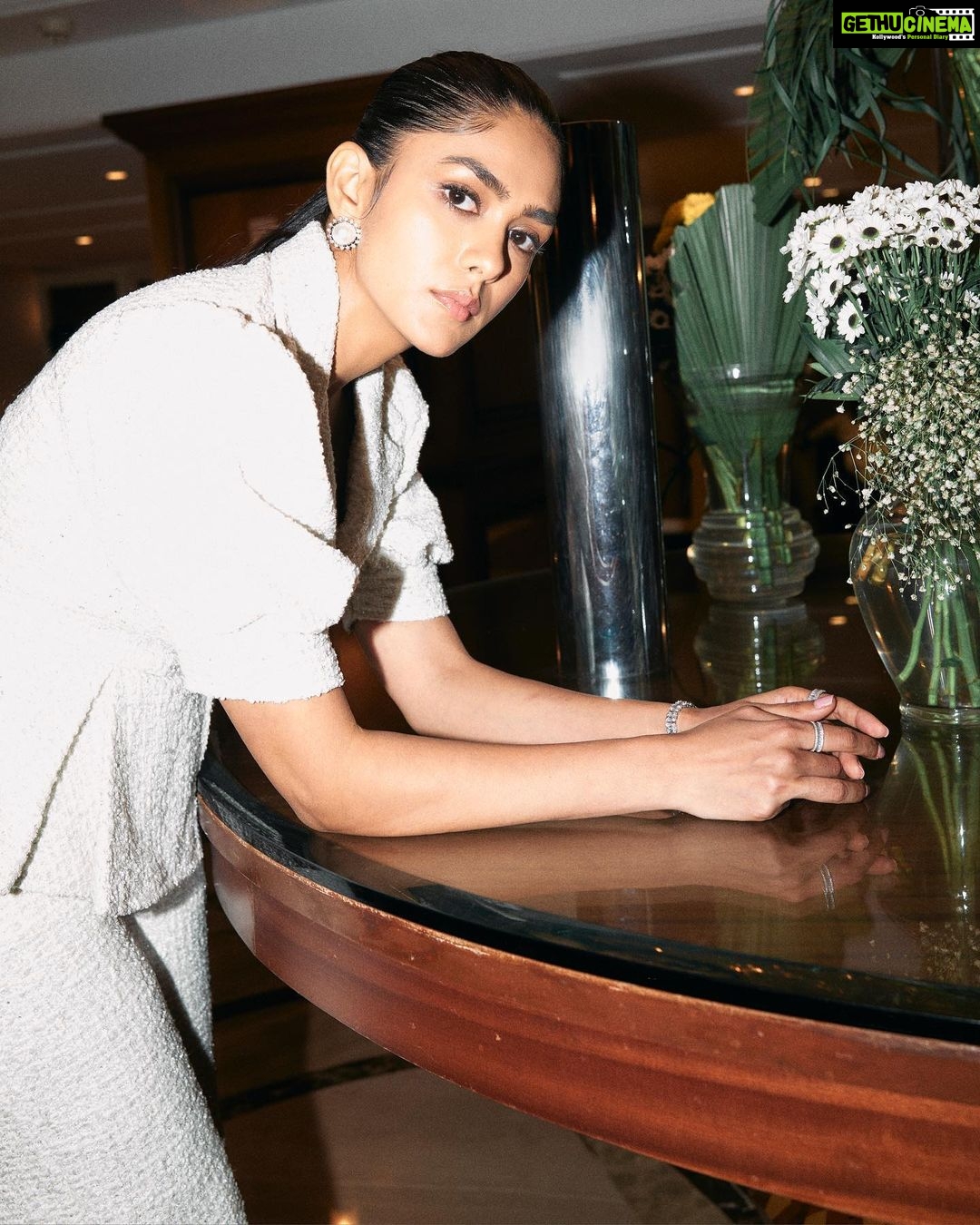 Mrunal Thakur Instagram - When you look back on this past year, don’t think of the pain you felt. Think of the strength you’ve gained and appreciate how far you’ve come. Give yourself credit for your resilience and step forward again with grace. Styled by: @sheefajgilani Assisted by: @shreyaagoel Outfit: @zabellaofficial Jewellery: @anayah_jewellery Makeup @missblender Hair @deepalid10 and assisted by @vidushiparashar18 Clicked by @leroifoto thank you guys 🦋🦋 #monday #mondaymotivation
