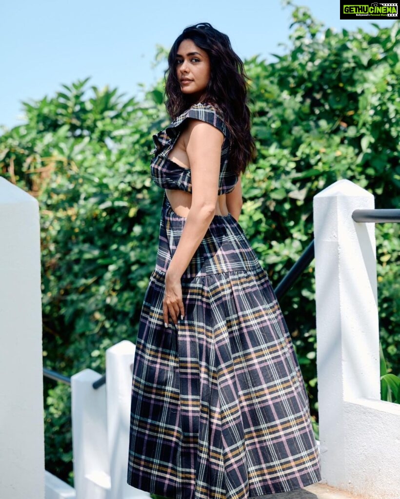 Mrunal Thakur Instagram - Well plaid @sheefajgilani. Still can't get over this outfit 🤪 Outfit - @howwhenwearclothing @vblitzcommunications Styled by - @sheefajgilani Assisted by - @astha_kothari @karenavinaik