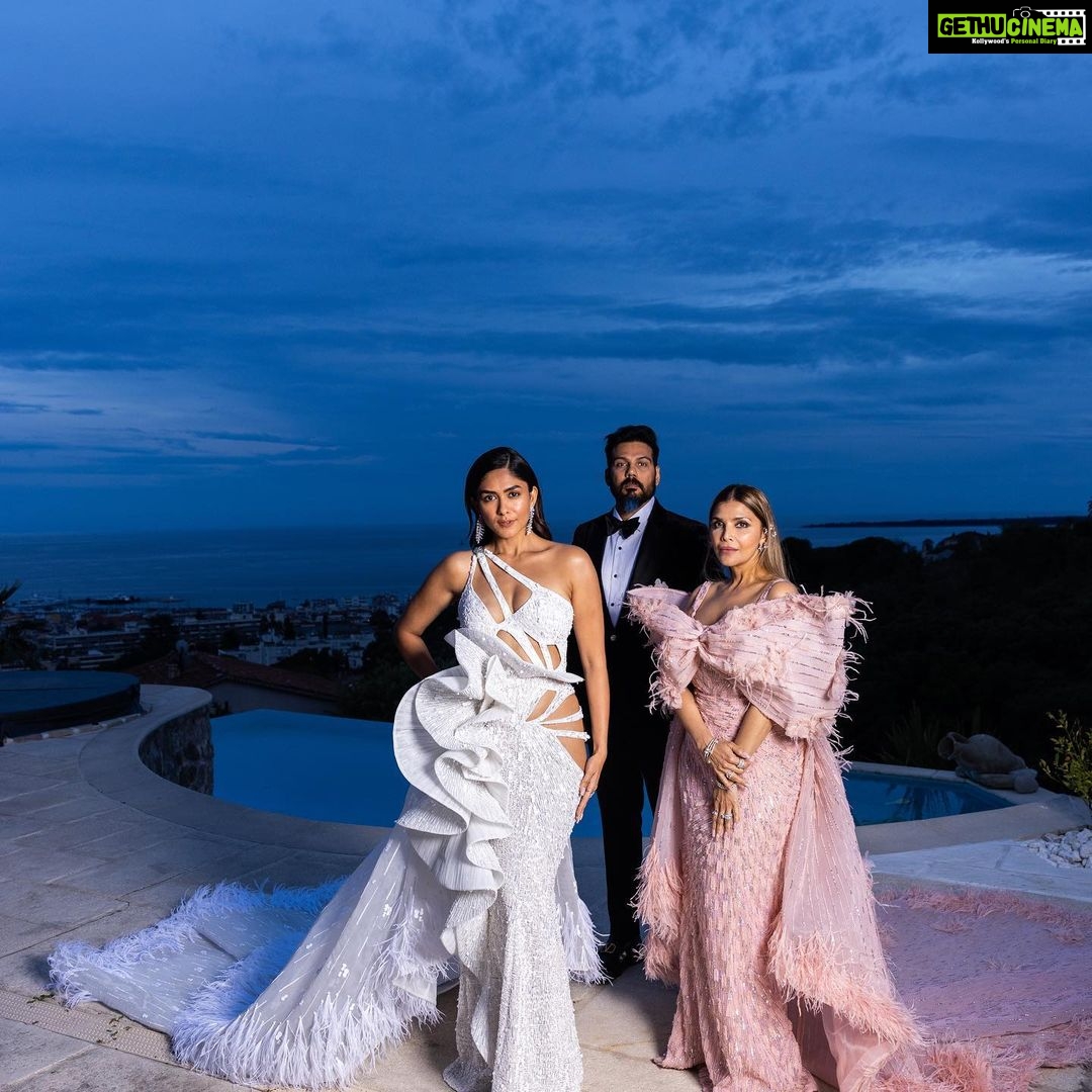 Mrunal Thakur Instagram - One step at a time ❤️ HMU - @shraddhamishra8 Styling - @rahulvijay1988 Photo - @eastmancolourr Video - @amitsingh.dop @shakeelbinafzal Custom gown - @falgunishanepeacockindia @falgunipeacock @shanepeacock Shoes - @louboutinworld Earrings - @vandalsworld_unofficial @elevate_promotions Ring - @mahesh_notandass @elevate_promotions #Cannes2023 #Collab #GreyGoose #ViveLeVoyage @greygoose @fetch_india