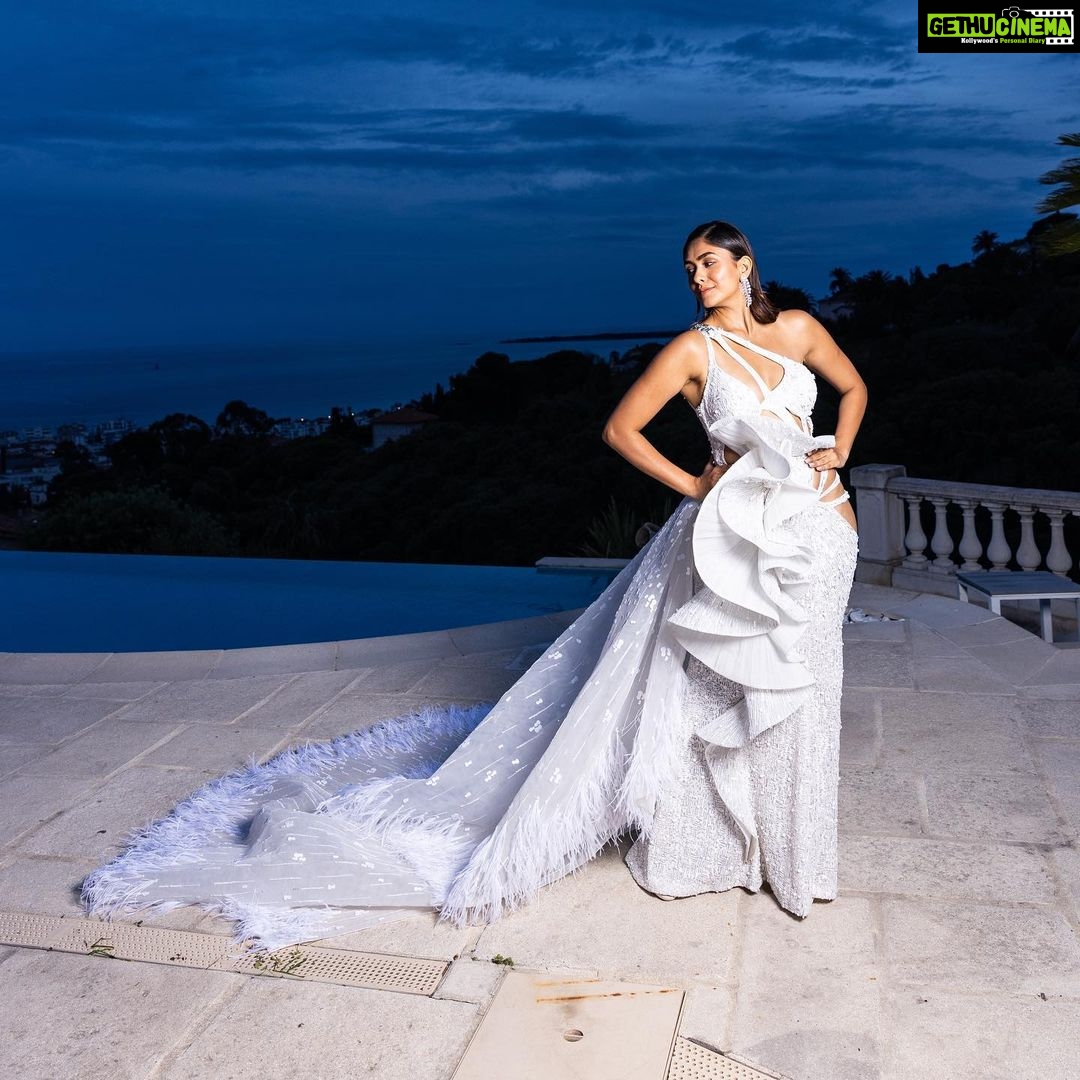 Mrunal Thakur Instagram - One step at a time ❤️ HMU - @shraddhamishra8 Styling - @rahulvijay1988 Photo - @eastmancolourr Video - @amitsingh.dop @shakeelbinafzal Custom gown - @falgunishanepeacockindia @falgunipeacock @shanepeacock Shoes - @louboutinworld Earrings - @vandalsworld_unofficial @elevate_promotions Ring - @mahesh_notandass @elevate_promotions #Cannes2023 #Collab #GreyGoose #ViveLeVoyage @greygoose @fetch_india