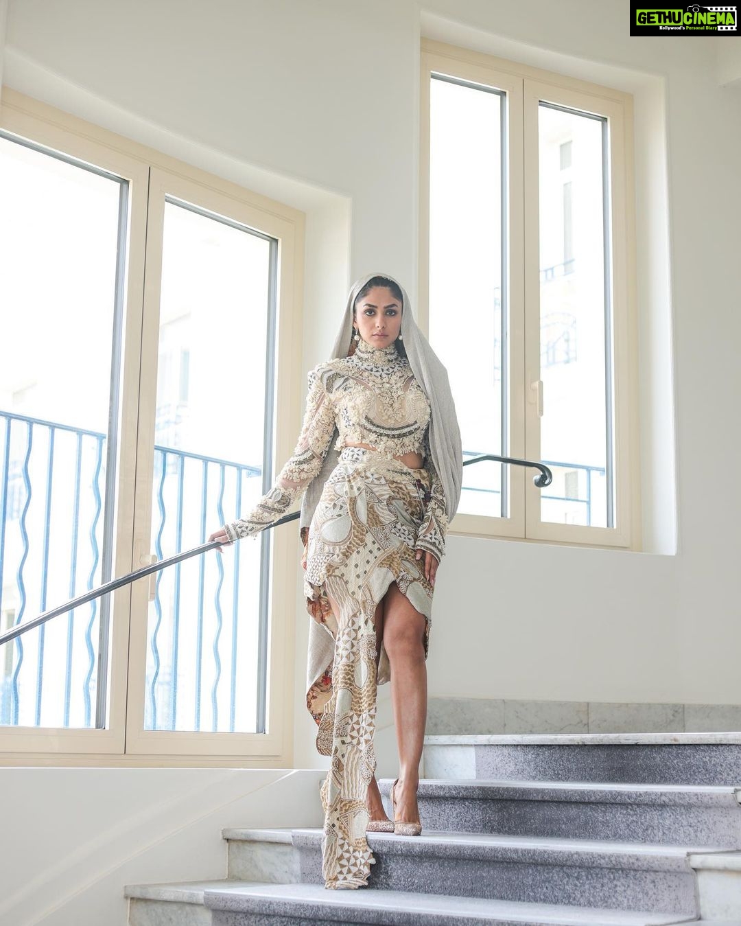 Mrunal Thakur Instagram - HOODED GLAMOUR COUTURE HMU - @shraddhamishra8 @suchika__ Styling - @rahulvijay1988 assisted by @thanishqkokare Photo - @eastmancolourr Video - @amitsingh.dop @shakeelbinafzal Custom Look - @anamikakhanna.in Earrings - @diosaparis @amigos.rizwan Shoes - @louboutinworld #Cannes2023 #Collab #GreyGoose #ViveLeVoyage @greygoose @fetch_india