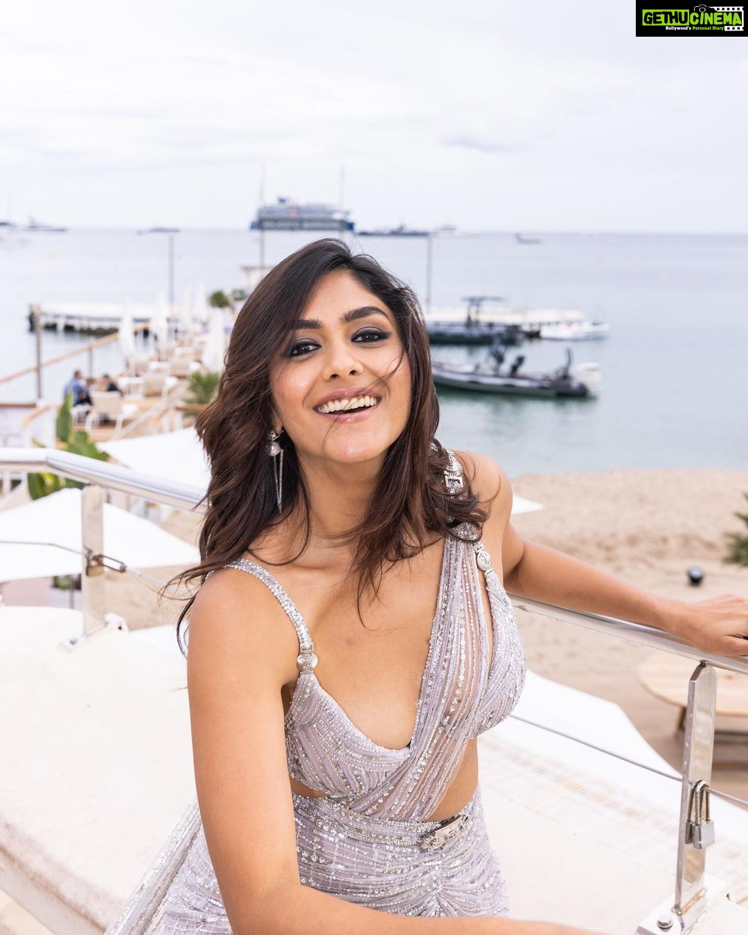 Mrunal Thakur Instagram - Thank you @falgunishanepeacockindia for this absolute stunner and for making me feel like the #DesiGirl I am HMU - @shraddhamishra8 Styling - @rahulvijay1988 Photo - @eastmancolourr Video - @amitsingh.dop @shakeelbinafzal Saree - @falgunishanepeacockindia Shoes - @jimmychoo Earrings - @outhousejewellery #Cannes2023 #Collab #GreyGoose #ViveLeVoyage @greygoose @fetch_india