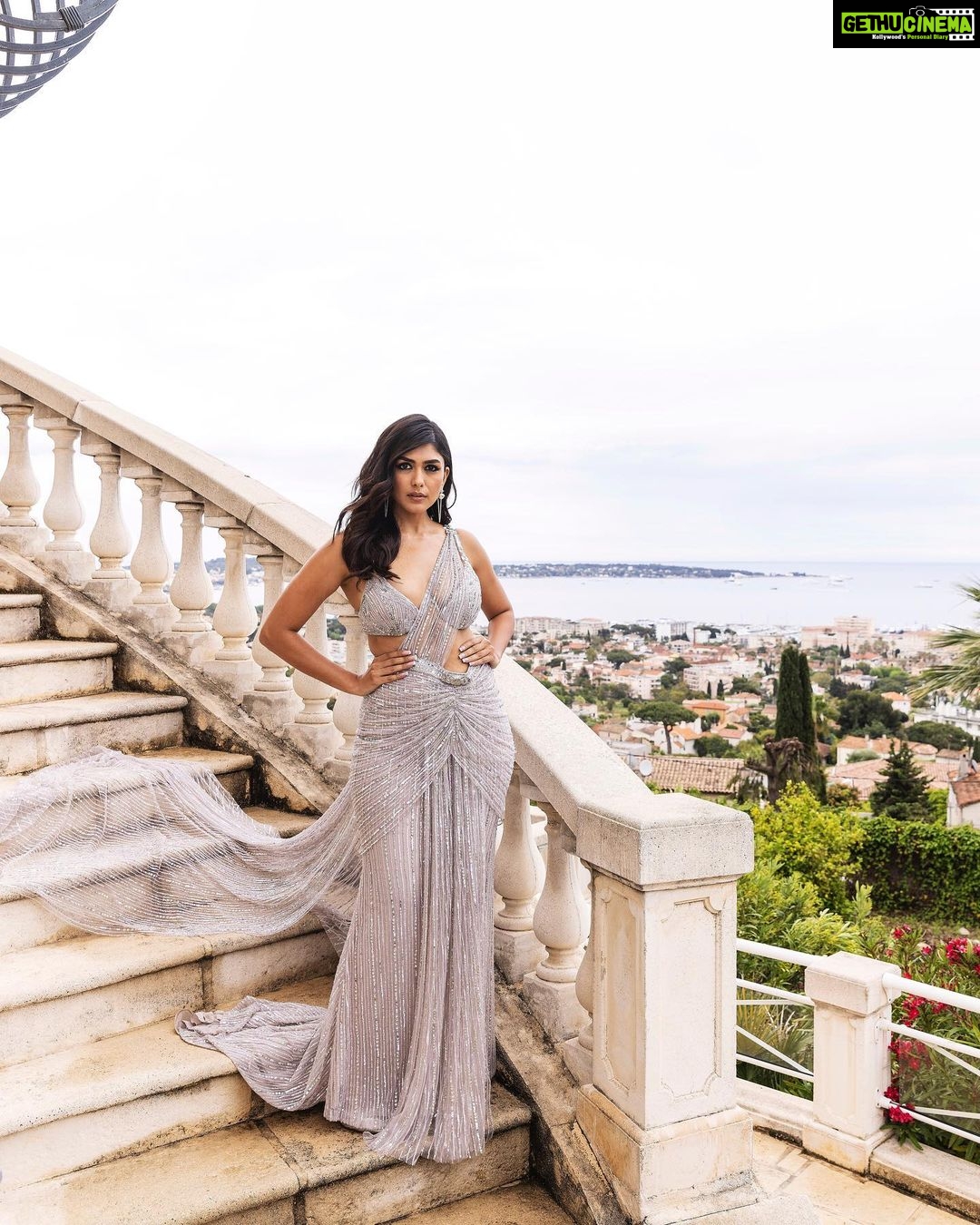 Mrunal Thakur Instagram - Thank you @falgunishanepeacockindia for this absolute stunner and for making me feel like the #DesiGirl I am HMU - @shraddhamishra8 Styling - @rahulvijay1988 Photo - @eastmancolourr Video - @amitsingh.dop @shakeelbinafzal Saree - @falgunishanepeacockindia Shoes - @jimmychoo Earrings - @outhousejewellery #Cannes2023 #Collab #GreyGoose #ViveLeVoyage @greygoose @fetch_india