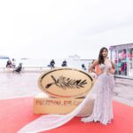 Mrunal Thakur Instagram - Thank you @falgunishanepeacockindia for this absolute stunner and for making me feel like the #DesiGirl I am HMU - @shraddhamishra8 Styling - @rahulvijay1988 Photo - @eastmancolourr Video - @amitsingh.dop @shakeelbinafzal Saree - @falgunishanepeacockindia Shoes - @jimmychoo Earrings - @outhousejewellery #Cannes2023 #Collab #GreyGoose #ViveLeVoyage @greygoose @fetch_india