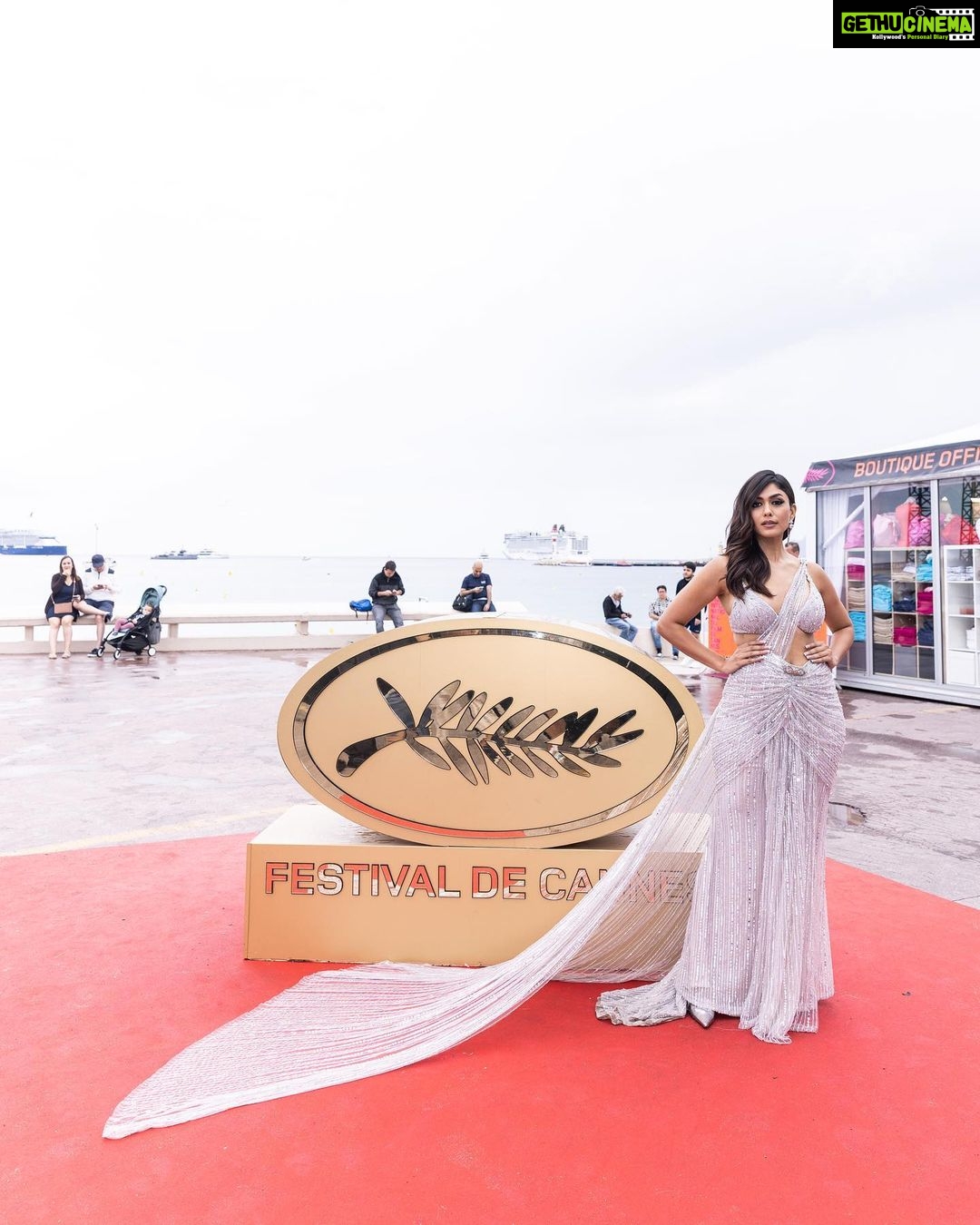 Mrunal Thakur Instagram - Thank you @falgunishanepeacockindia for this absolute stunner and for making me feel like the #DesiGirl I am HMU - @shraddhamishra8 Styling - @rahulvijay1988 Photo - @eastmancolourr Video - @amitsingh.dop @shakeelbinafzal Saree - @falgunishanepeacockindia Shoes - @jimmychoo Earrings - @outhousejewellery #Cannes2023 #Collab #GreyGoose #ViveLeVoyage @greygoose @fetch_india