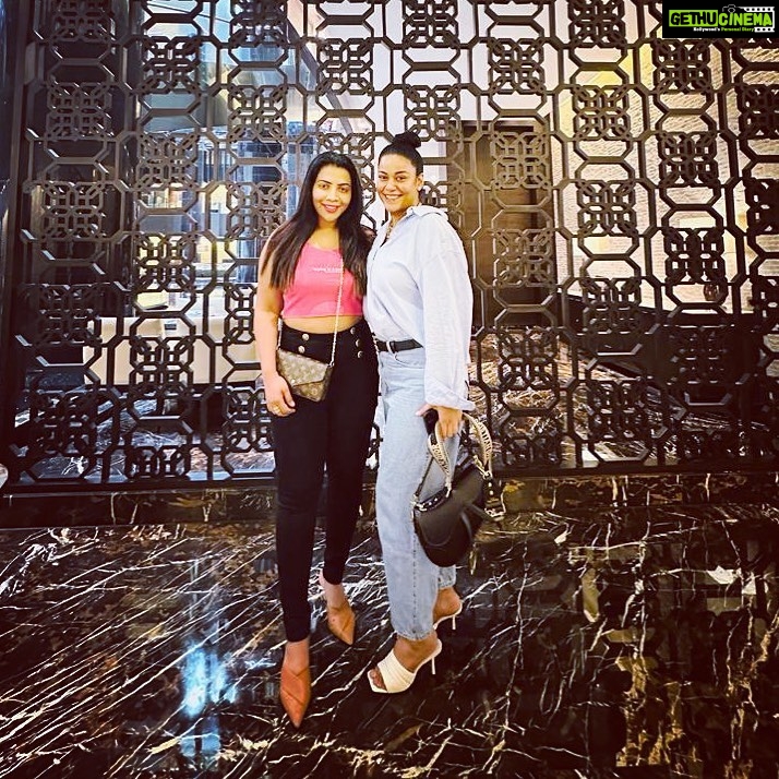 Mumaith Khan Instagram - A friend is someone who knows all about you and still loves you.-Elbert Hubbard😇 #wisdom #love #motivation #life #inspiration #quotes #spirituality #peace #meditation #spiritual #believe #faith #truth #god #knowledge #mindfulness #selflove #soul #happiness #hope #healing #consciousness #spiritualawakening #bhfyp #enlightenment #happy #art #awakening #thoughts #quoteoftheday 🌸🥰💖