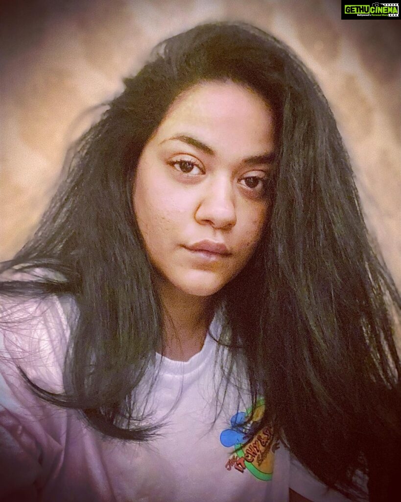 Mumaith Khan Instagram - I care for myself. The more solitary, the more friendless, the more unsustained I am, the more I will respect myself.-Charlotte Brontë😇 #mindset #believe #believeinyourself #positivity #workout #dailymotivation #selfworth #lifelessons #growth #nevergiveup #successmindset #selfmade #selfgrowth #positivethinking #selfrespect #instadaily #selfmotivation #goals #healthylifestyle #loveyourself #success #positivevibes #selfcare #mindset #inspirationalquotes #positivity #believe 🌸🥰💖