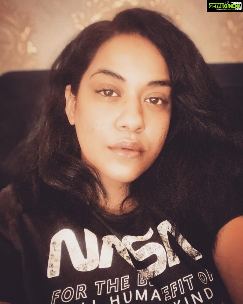Mumaith Khan Instagram - Do your thing and don't care if they like it.-Tina Fey😇 #acceptance #awesome #believeinyourself #respectyourself #care #dreams #encouragement #faith #grace #glitter #smile #stronger #peace #positivity #innerpeace #workhard #appreciation #selfesteem #selfrespect #motivation #wiser #wisdom #happiness #love #life 💖🌸😘