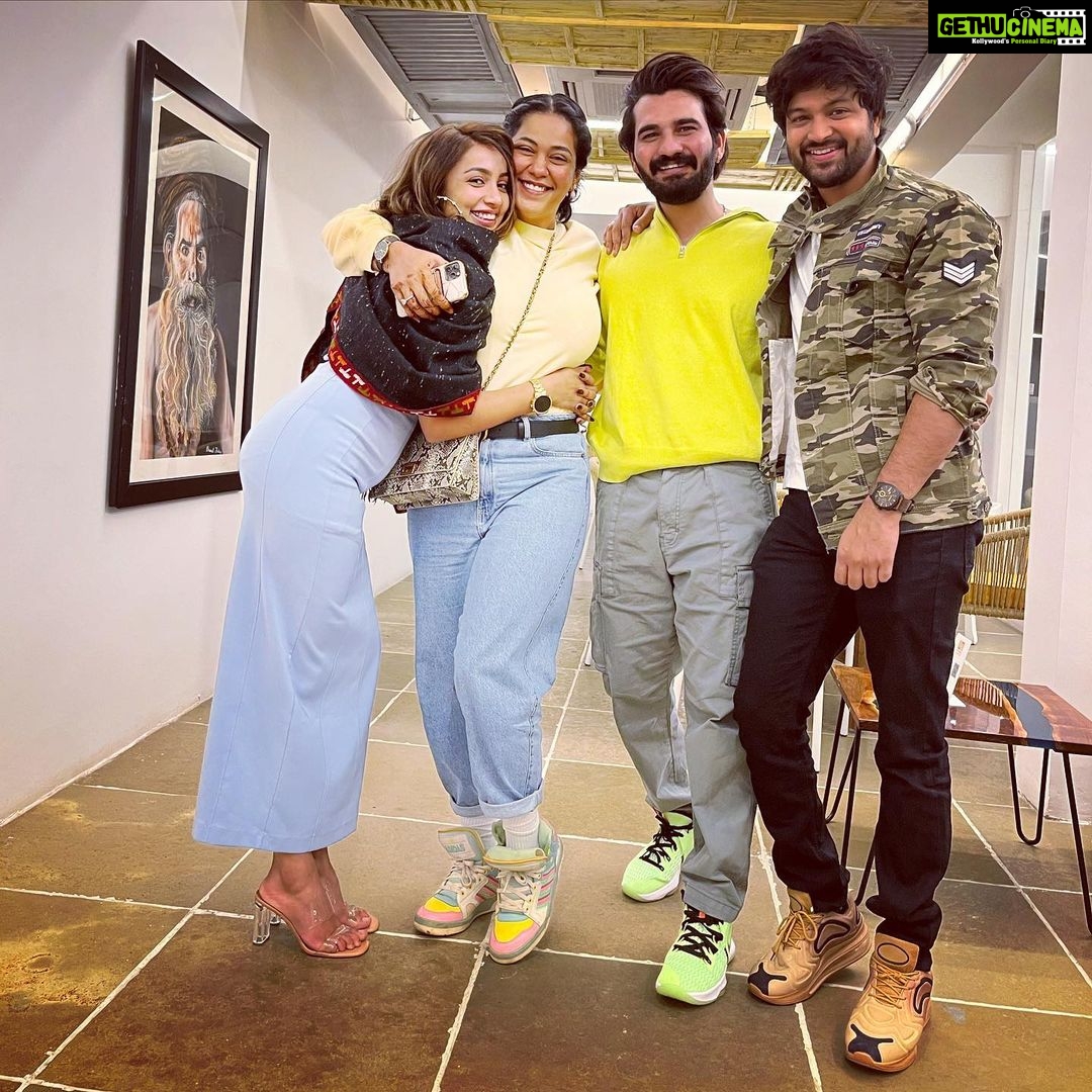 Mumaith Khan Instagram - Your happiness is meaningless unless it is linked with the total liberation of people around you! You matter; others also matter! Live life so well!-Israelmore Ayivor๐ #acceptance #awesome #believeinyourself #respectyourself #care #dreams #encouragement #faith #grace #glitter #smile #stronger #peace #positivity #innerpeace #workhard #appreciation #selfesteem #selfrespect #motivation #wiser #wisdom #happiness #love #life ๐๐ธ๐