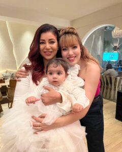 Munmun Dutta Instagram - Few moments of my life ❤️ 
.
1,2 & 9th - Little angels of my friends Debina and Gurmeet 👼 

.
.
.
#munmundutta #momentsoflife #momentsofmine #picturesoftheday #travelmemories