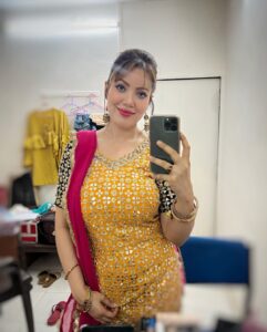 Munmun Dutta Instagram - Few moments of my life ❤️ 
.
1,2 & 9th - Little angels of my friends Debina and Gurmeet 👼 

.
.
.
#munmundutta #momentsoflife #momentsofmine #picturesoftheday #travelmemories