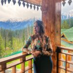 Munmun Dutta Instagram – Jannat and Sukoon ❤️ 😍 
.
.
.
#kashmir #munmundutta #traveldiaries #india #motherdaughtertime #travel #memoriesforlife #paradise Kashmir