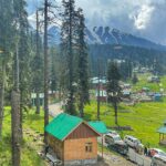 Munmun Dutta Instagram – Jannat and Sukoon ❤️ 😍 
.
.
.
#kashmir #munmundutta #traveldiaries #india #motherdaughtertime #travel #memoriesforlife #paradise Kashmir