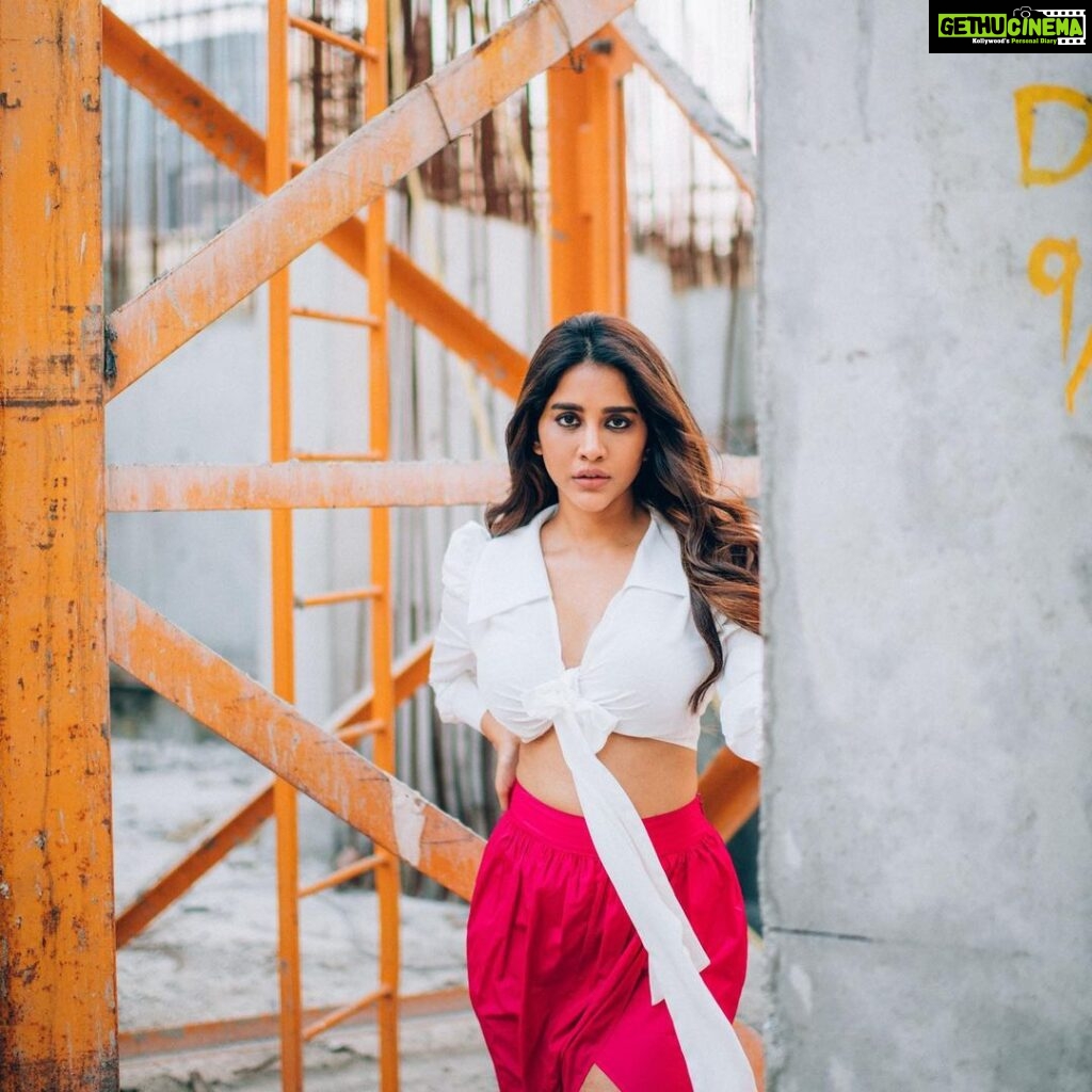 Nabha Natesh Instagram - Just stepped out to find my valentine🤍💕 : : : : photographer & creative director @bharat_rawail Styling : @rashmitathapa