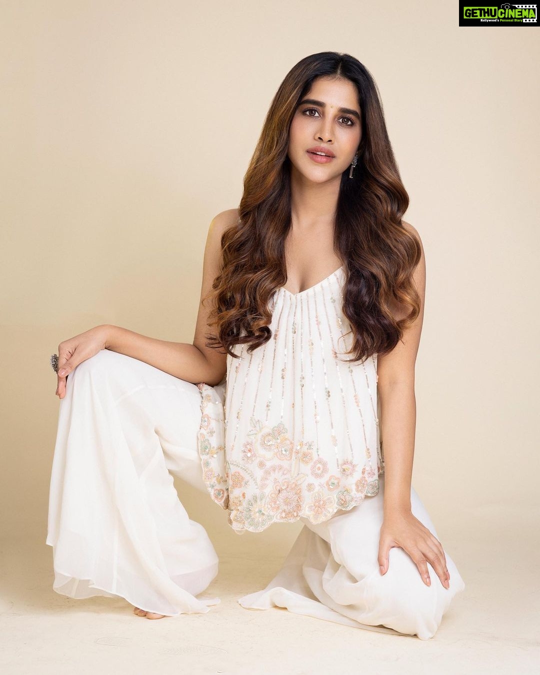 Nabha Natesh Instagram - Need no season to be festive ๐ธ๐ธ๐ธ๐ธ๐ธ : : Outfit - @perniaspopupshop X @varunnidka Jewellery - @houseofqc Photography - @pranav.foto Stylist - @sandhya__sabbavarapu Styling team - @team_sandhya @rashmi_angara @thumu_bhavana @sirichandana_medi Hair - @thimmappa180 Makeup - @naidukavala
