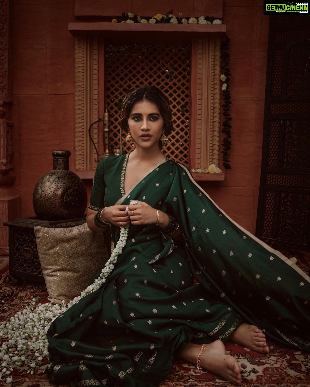 Nabha Natesh Instagram - π¦π¦ : : : : : : Conceptualisation: I & @sandhya__sabbavarapu Styling & art direction : @sandhya__sabbavarapu @team_sandhya Makeup: @makeupbykamaljeet Hair @naidukavala Photography: @adrin_sequeira Photography Assistant : @srinu_visuals Styling assistants: @rashmi_angara @thumu_bhavana @sirichandhana_medi Saree: @omanas_clothing Location: @themayabazar Cordination: @karthik_peruru @monikcherukuri @dilipkotyada