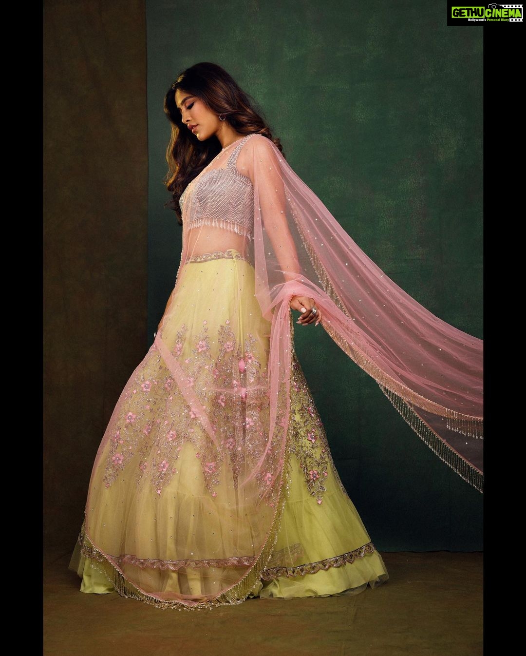Nabha Natesh Instagram - mood..! : : : : Outfit - @ashwinireddyofficial Jwellery - @houseofqc Stylist - @sandhya__sabbavarapu Styling team - @sirichandana_medi @team_sandhya Photograper - @pranav.foto Makeup - @makeupartist_arti Hair - @kavaladurgaprasad