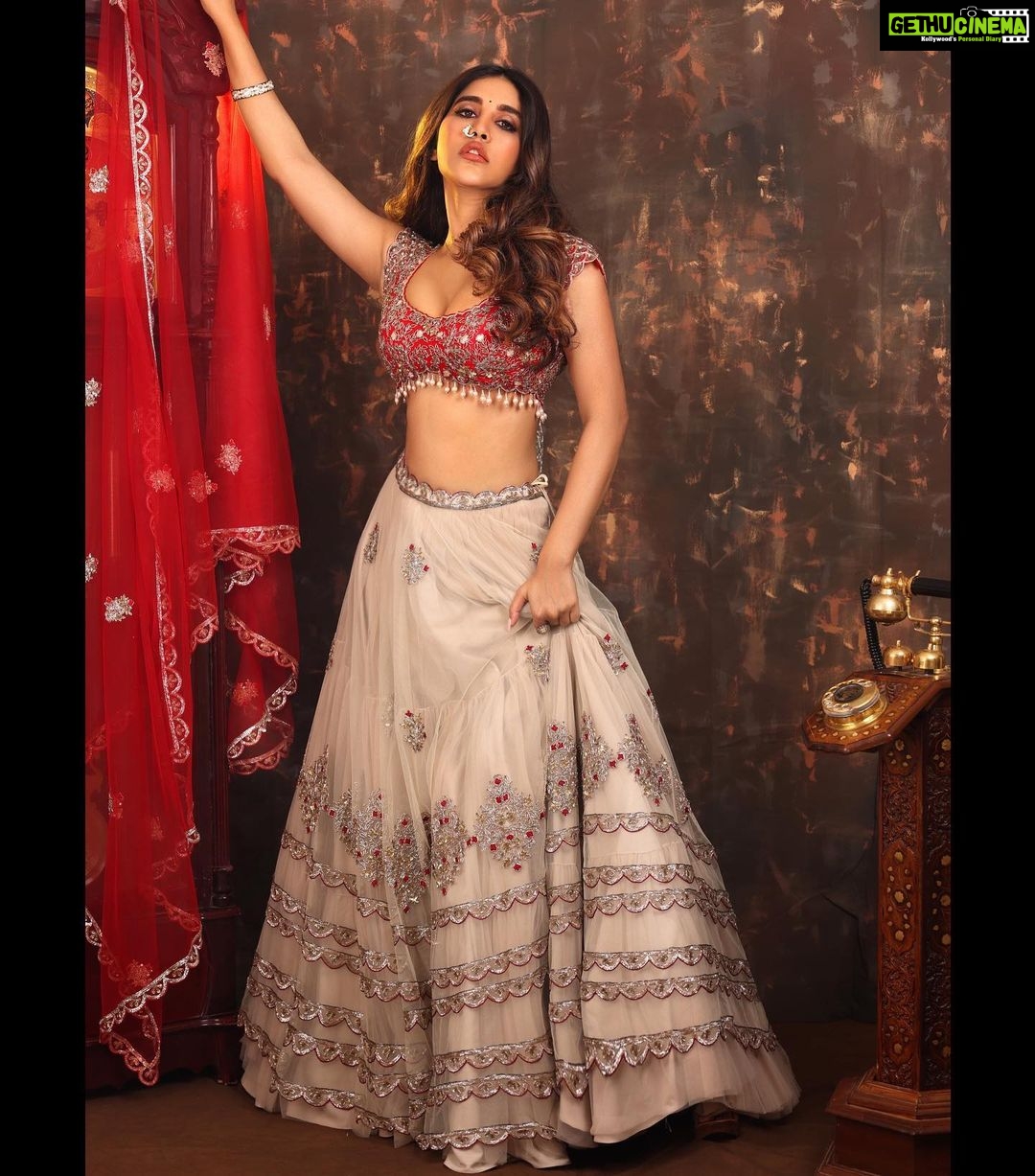 Nabha Natesh Instagram - Above and Beyond Rose ! : : : Outfit - @ashwinireddyofficial Jewellery - @houseofqc Stylist - @sandhya__sabbavarapu Styling team - @team_sandhya @sirichandana_medi Photograper - @pranav.foto Makeup - @makeupartist_arti Hair- @kavaladurgaprasad Managed by : @karthik_peruru @aleen_aladnak