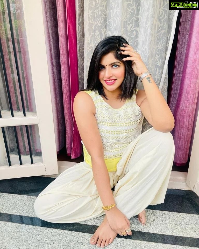 Naina Sarwar Instagram - In my own happy space🐥🥰 #ugadi🌿 #habbadashubhashayagalu Photocredits - Eza Sanaya🫶🏼