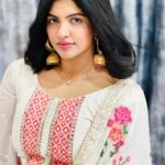 Naina Sarwar Instagram - #eidmubarak 🤗🤗🤗🤗🤗🤗 may Almighty blessings flood ur life with joy and open d doors to success now n forever🤲🏻amen #NAINASARWAR